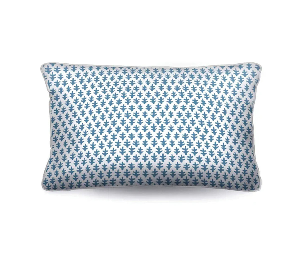 Add a coastal touch with the Chicken Lumbar Cushion. Crafted from cotton canvas featuring a cadet blue foulard and white piping. Order yours now!