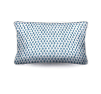 Add a coastal touch with the Chicken Lumbar Cushion. Crafted from cotton canvas featuring a cadet blue foulard and white piping. Order yours now!
